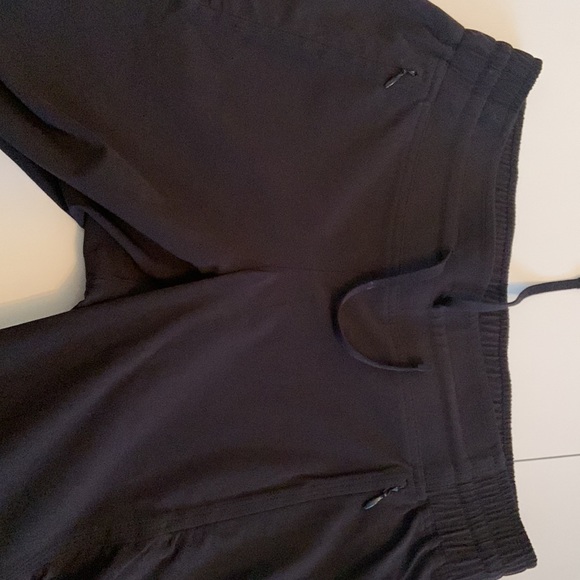 Athlete Cropped Joggers - Picture 2 of 3